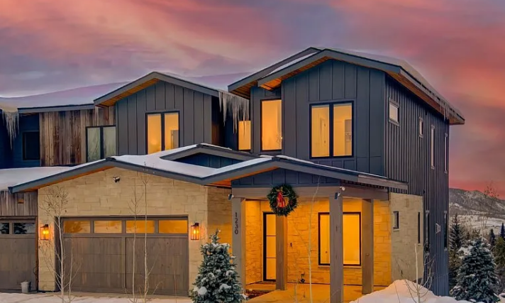 Steamboat – A Narrow Rustic Home Design - MB-3717